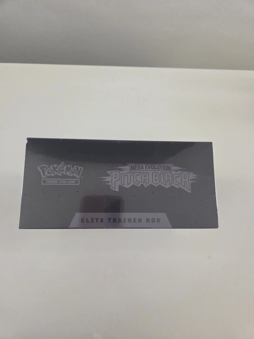 Pokémon Mega Evolution Pitch Black Elite Trainer Box